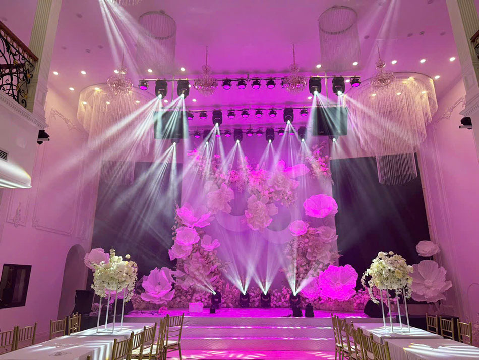Khung treo đèn chắc chắn