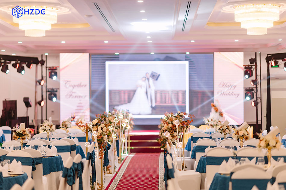 Khung treo đèn chắc chắn