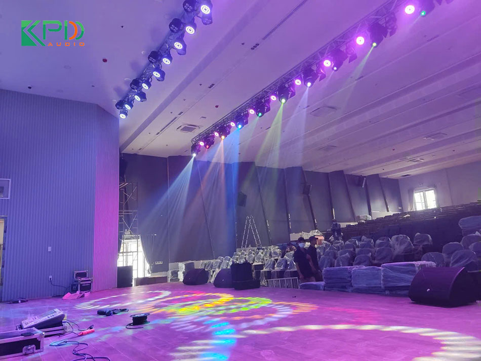 Thiết bị ánh sáng được bố trí khoa học