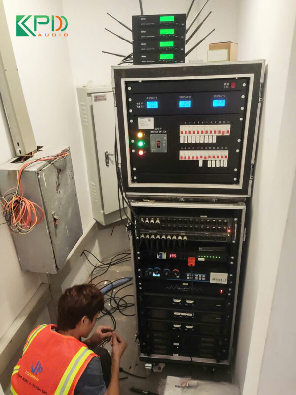 Tủ đựng thiết bị ánh sáng